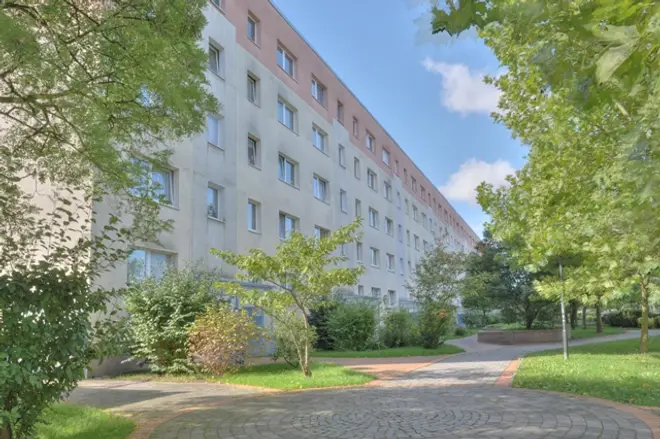 4 Zimmer Wohnung mit 67 m² in Halle (Saale) – Bild 1