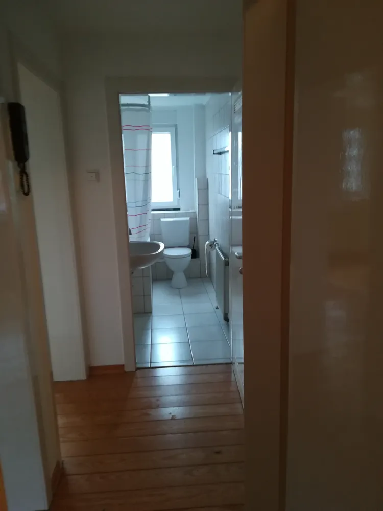 2 Zimmer Wohnung mit 38 m² in Neuss – Bild 2