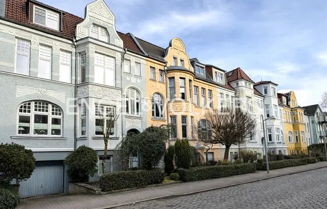 6 Zimmer Wohnung mit 230 m² in Rostock – Bild 1