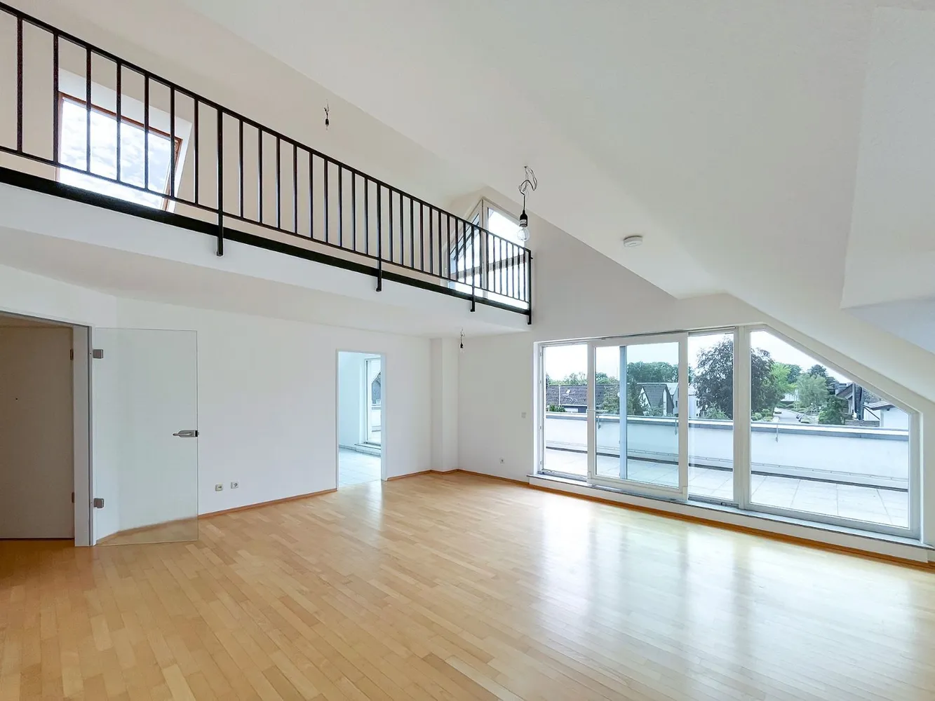 4 Zimmer Wohnung mit 130 m² in Leverkusen – Bild 1