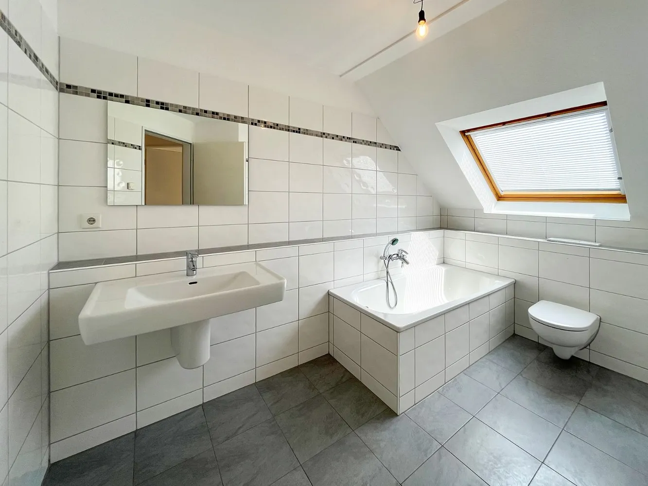 4 Zimmer Wohnung mit 130 m² in Leverkusen – Bild 10