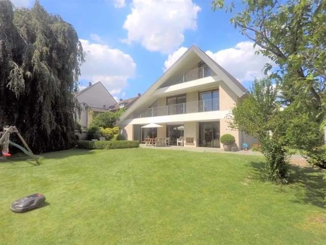 5 Zimmer Haus mit 250 m² in Köln – Bild 1