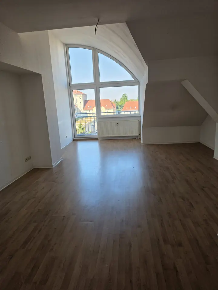 4 Zimmer Wohnung mit 109 m² in Dessau-Roßlau – Bild 1