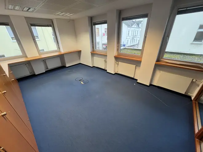 5 Zimmer Wohnung mit 170 m² in Wiesbaden – Bild 2