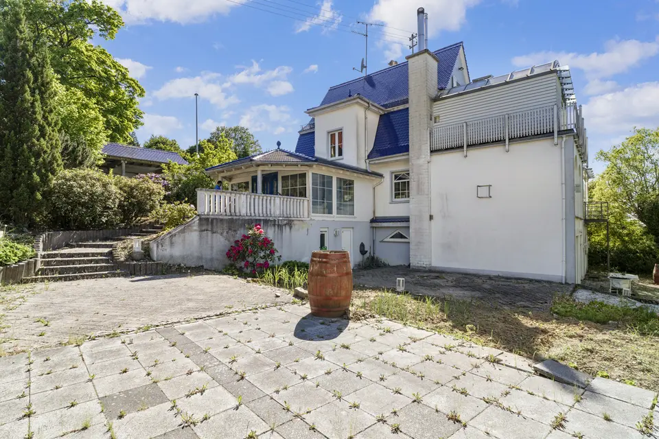 9 Zimmer Haus mit 330 m² in Oberursel – Bild 4