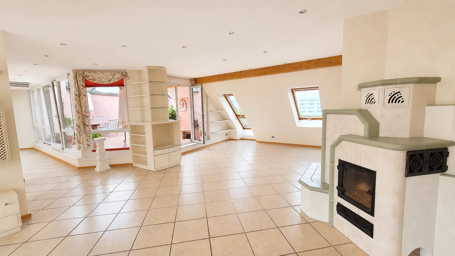 4 Zimmer Wohnung mit 208 m² in Erlangen – Bild 2