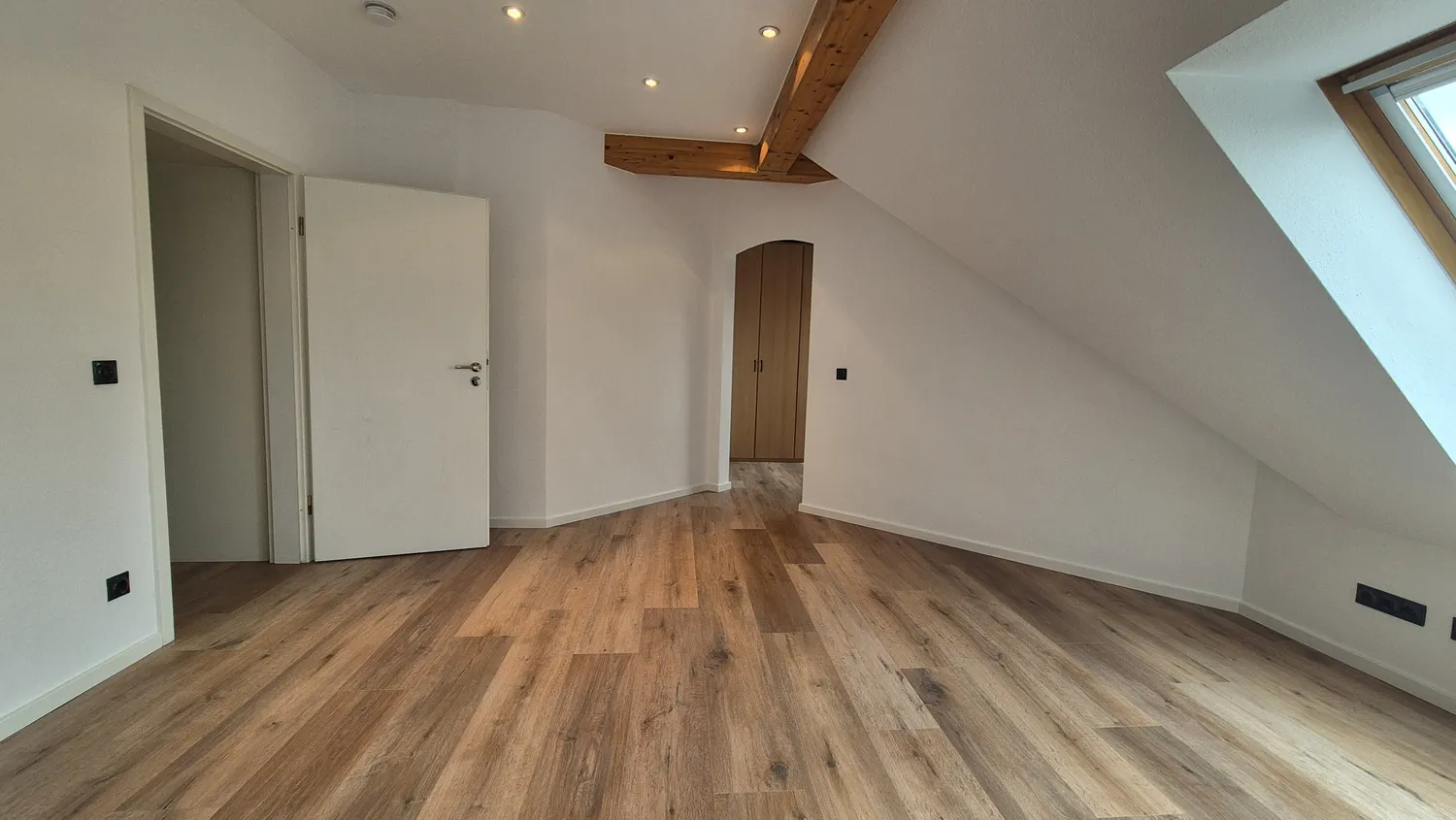 4 Zimmer Wohnung mit 208 m² in Erlangen – Bild 11