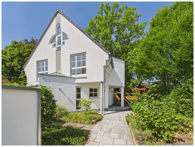 5 Zimmer Haus mit 152 m² in München – Bild 1