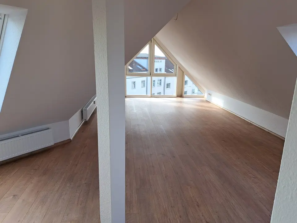 4 Zimmer Wohnung mit 148 m² in Greifswald – Bild 1