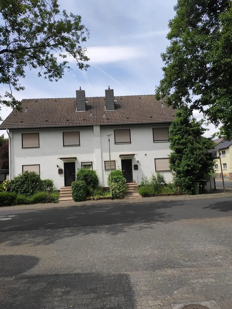 8 Zimmer Haus mit 250 m² in Offenbach am Main – Bild 1