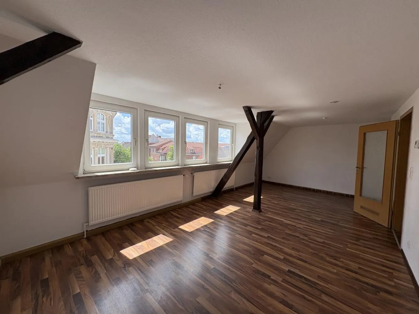 3 Zimmer Wohnung mit 77 m² in Bremerhaven – Bild 2