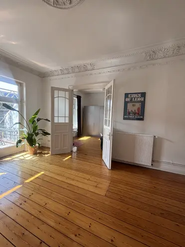 2 Zimmer Wohnung mit 77 m² in Hamburg – Bild 2