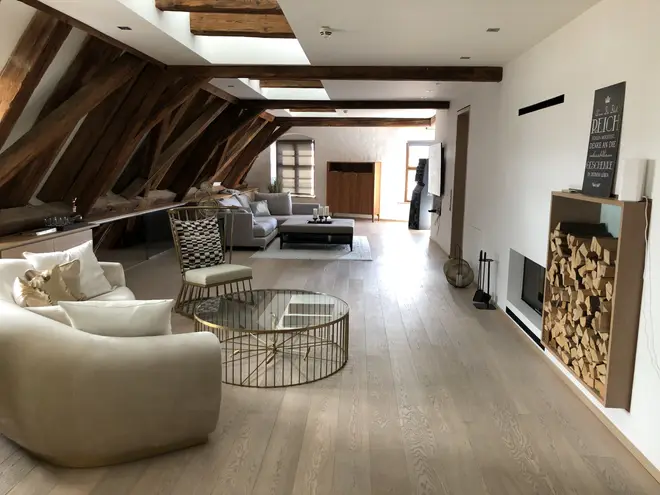 3 Zimmer Wohnung mit 250 m² in Augsburg – Bild 2