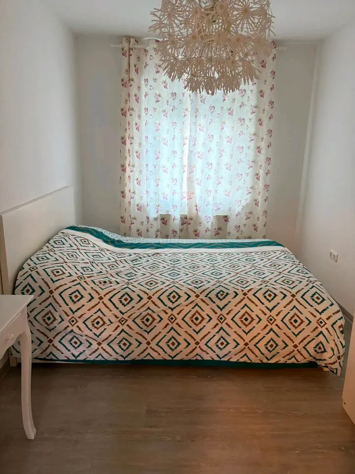 2 Zimmer Wohnung mit 47 m² in Karlsruhe – Bild 2