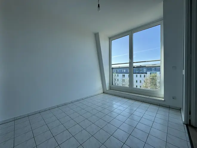 3 Zimmer Wohnung mit 93 m² in München – Bild 4