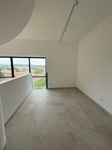 5 Zimmer Wohnung mit 220 m² in Saarbrücken – Bild 12