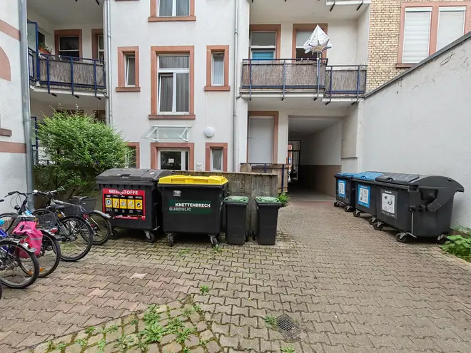 4 Zimmer Wohnung mit 107 m² in Karlsruhe – Bild 2