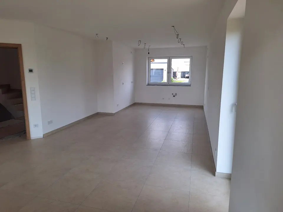 4 Zimmer Haus mit 131 m² in Landshut – Bild 1