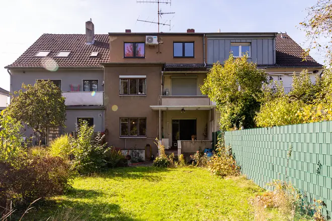 8 Zimmer Haus mit 180 m² in Köln – Bild 1