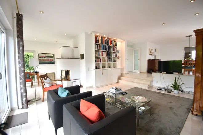 9 Zimmer Haus mit 207 m² in Düsseldorf – Bild 2