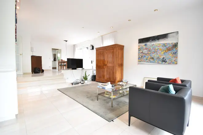 9 Zimmer Haus mit 207 m² in Düsseldorf – Bild 3