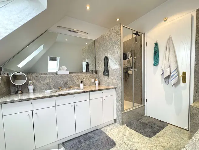 5 Zimmer Wohnung mit 170 m² in Wiesbaden – Bild 12