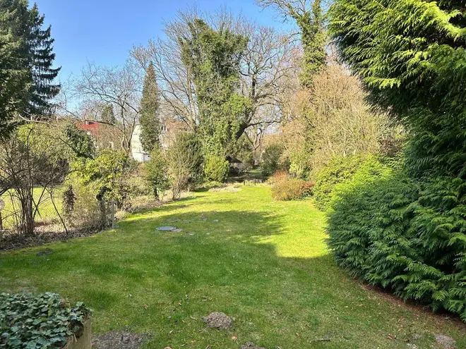 11 Zimmer Haus mit 272 m² in Köln – Bild 2