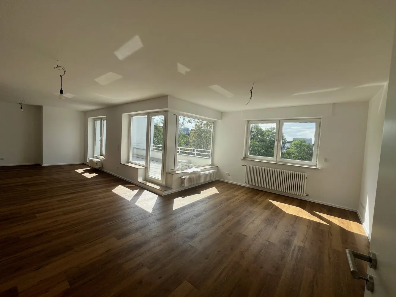 4 Zimmer Wohnung mit 186 m² in Köln – Bild 1