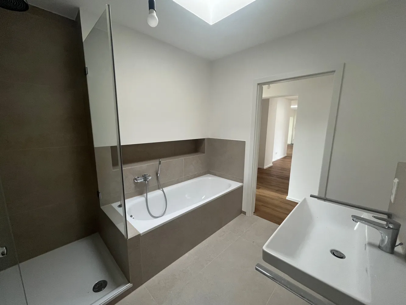 4 Zimmer Wohnung mit 186 m² in Köln – Bild 8