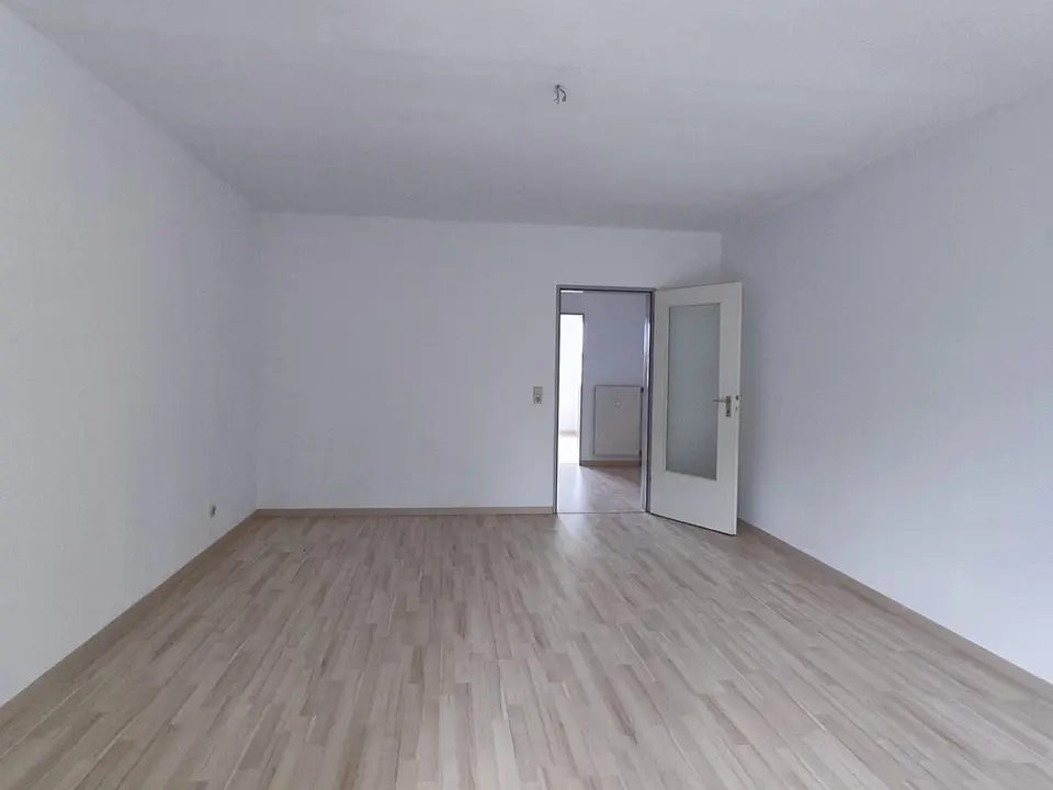 2 Zimmer Wohnung mit 65 m² in Plauen – Bild 2