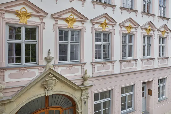5 Zimmer Wohnung mit 254 m² in Augsburg – Bild 2