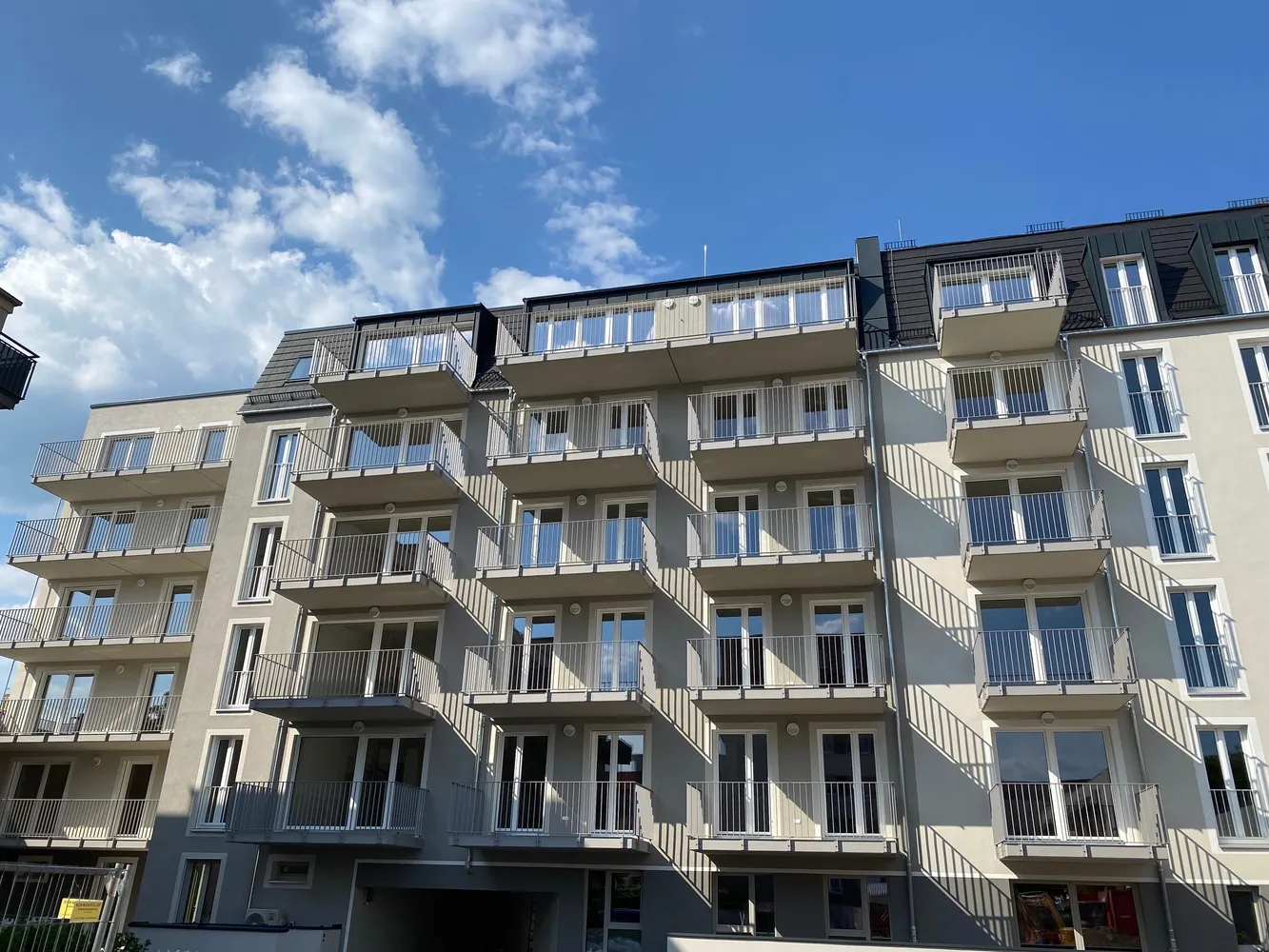3 Zimmer Wohnung mit 82 m² in Dresden – Bild 2