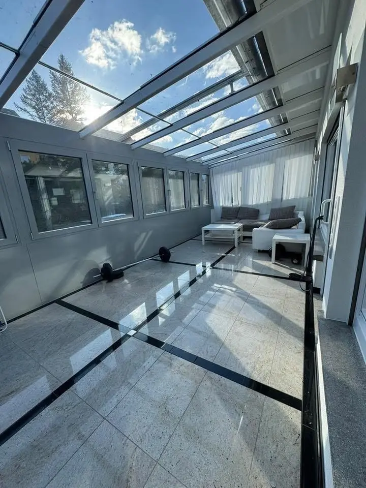 9 Zimmer Haus mit 280 m² in Stuttgart – Bild 2