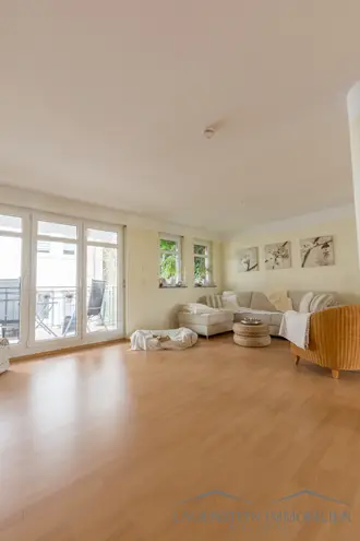 4 Zimmer Wohnung mit 105 m² in Wiesbaden – Bild 2