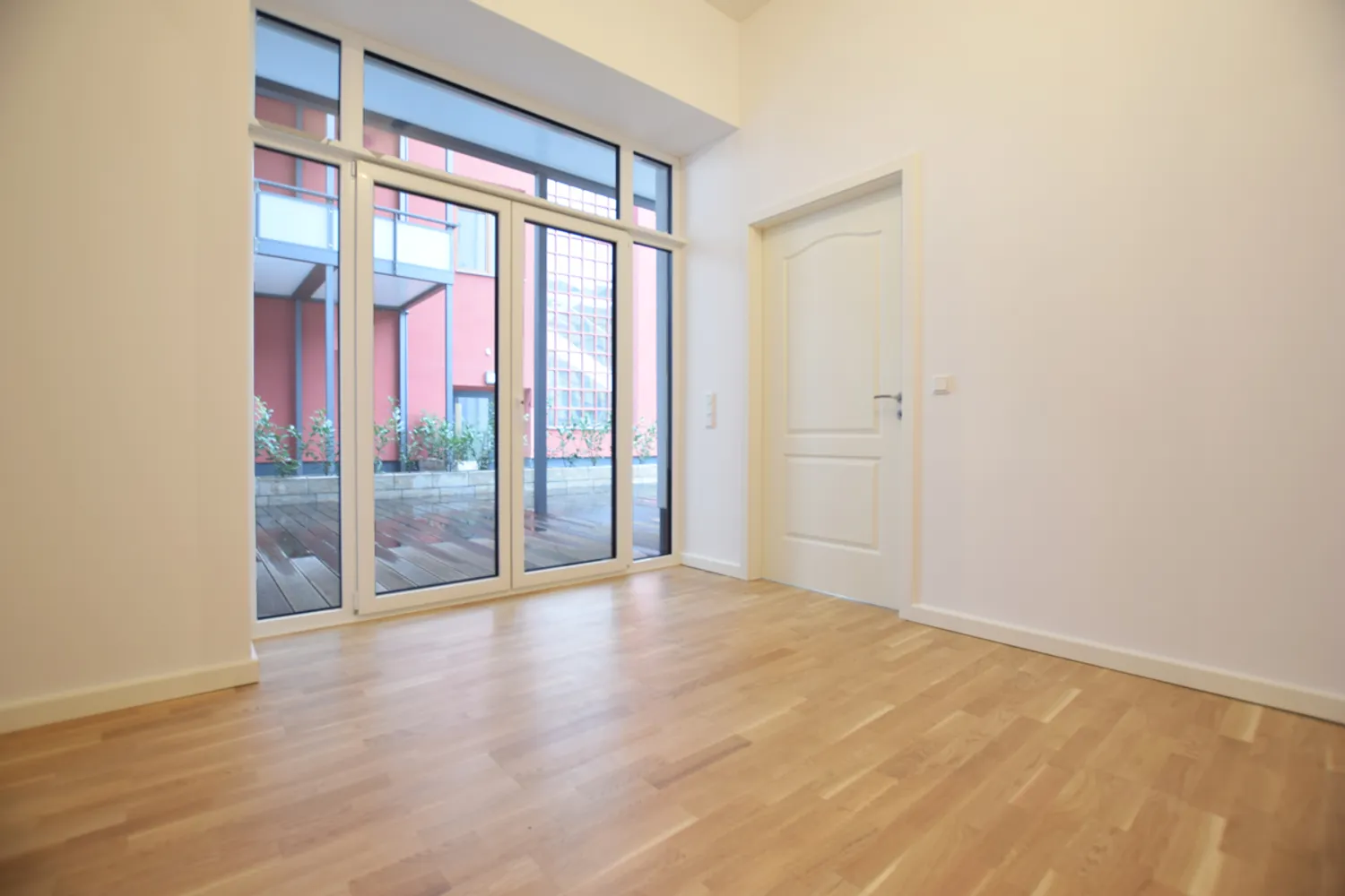 4 Zimmer Wohnung mit 146 m² in Frankfurt am Main – Bild 2
