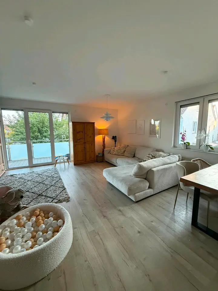 3 Zimmer Wohnung mit 105 m² in Detmold – Bild 2
