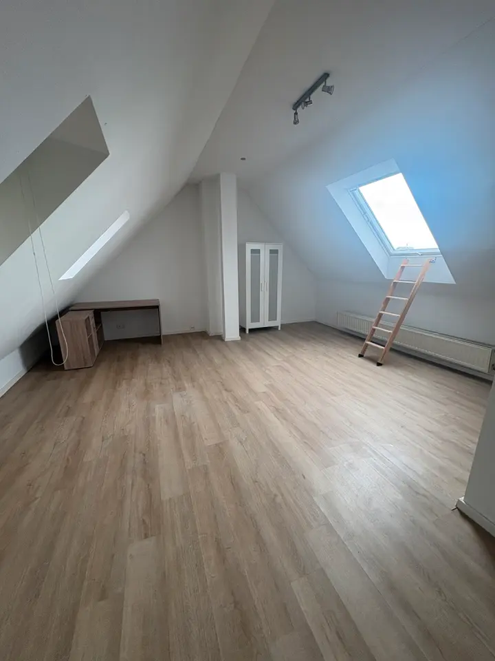 6 Zimmer Wohnung mit 125 m² in Ludwigshafen – Bild 2