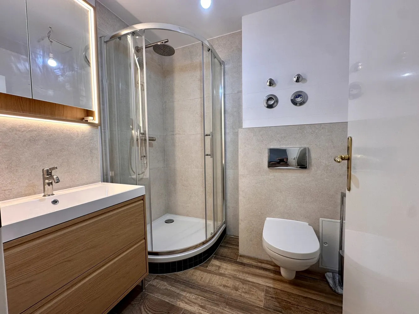3 Zimmer Wohnung mit 70 m² in Dresden – Bild 2