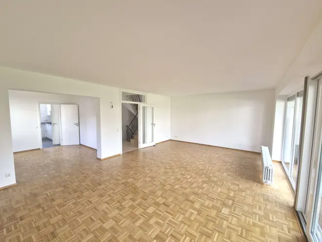 7 Zimmer Haus mit 230 m² in Oberursel (Taunus) – Bild 2
