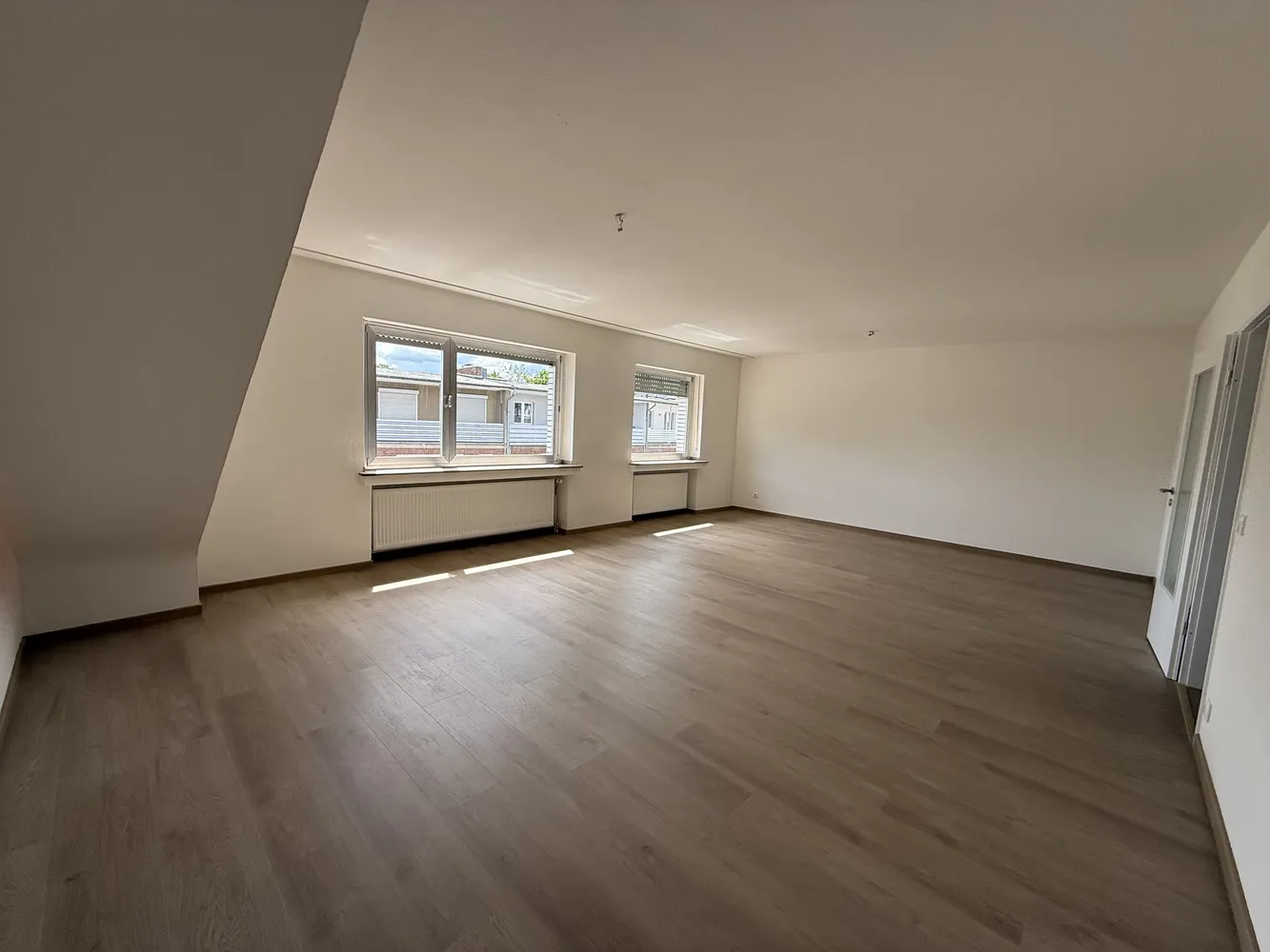3 Zimmer Wohnung mit 95 m² in Düren – Bild 2