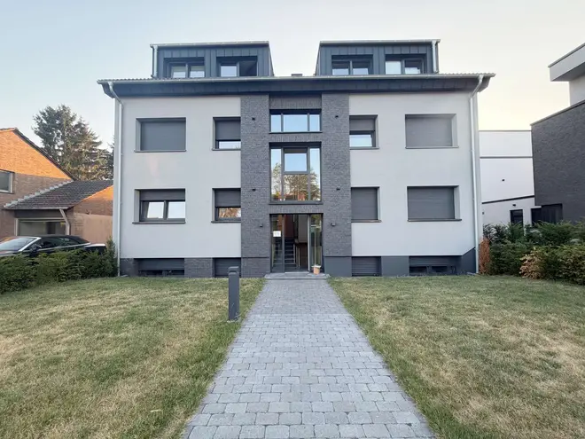 4 Zimmer Wohnung mit 170 m² in Köln – Bild 1