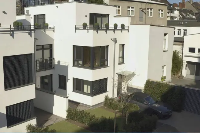 5 Zimmer Haus mit 150 m² in Düsseldorf – Bild 1