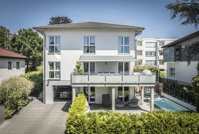 8 Zimmer Haus mit 250 m² in Wiesbaden – Bild 4