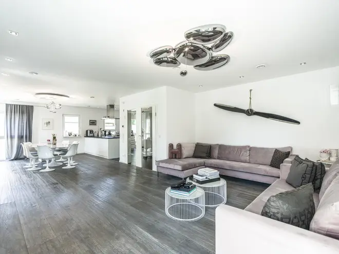 8 Zimmer Haus mit 250 m² in Wiesbaden – Bild 2