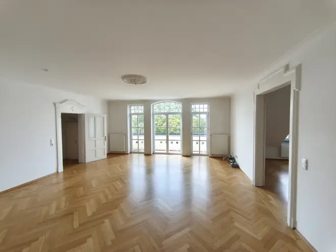 5 Zimmer Wohnung mit 200 m² in München – Bild 4