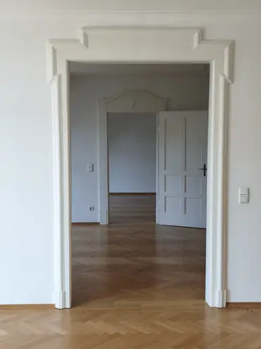 5 Zimmer Wohnung mit 200 m² in München – Bild 9