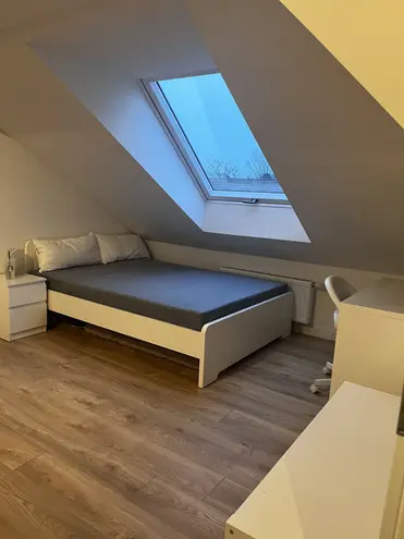 WG-Zimmer mit 10 m² in Frankfurt am Main – Bild 1