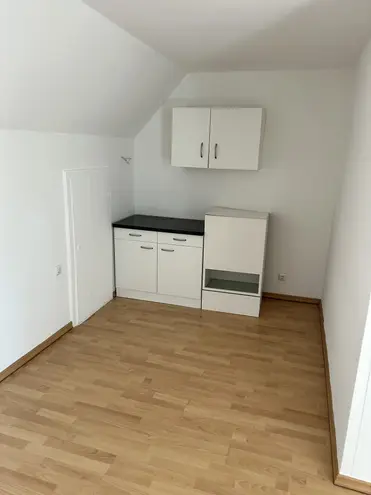 4 Zimmer Wohnung mit 80 m² in Augsburg – Bild 2