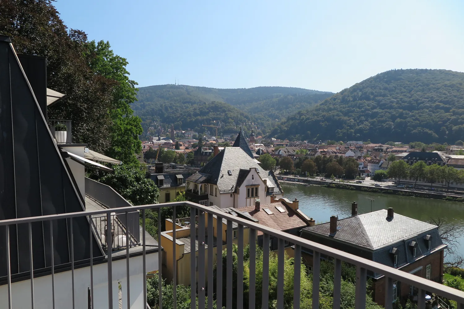 4 Zimmer Wohnung mit 153 m² in Heidelberg – Bild 2