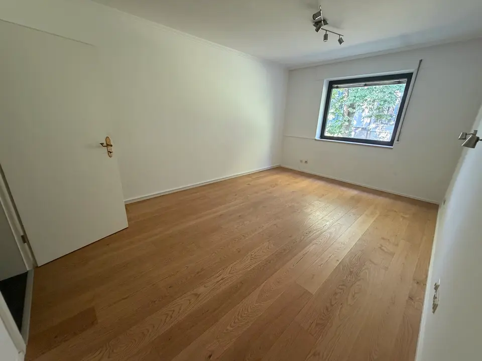 4 Zimmer Wohnung mit 154 m² in Brühl – Bild 10